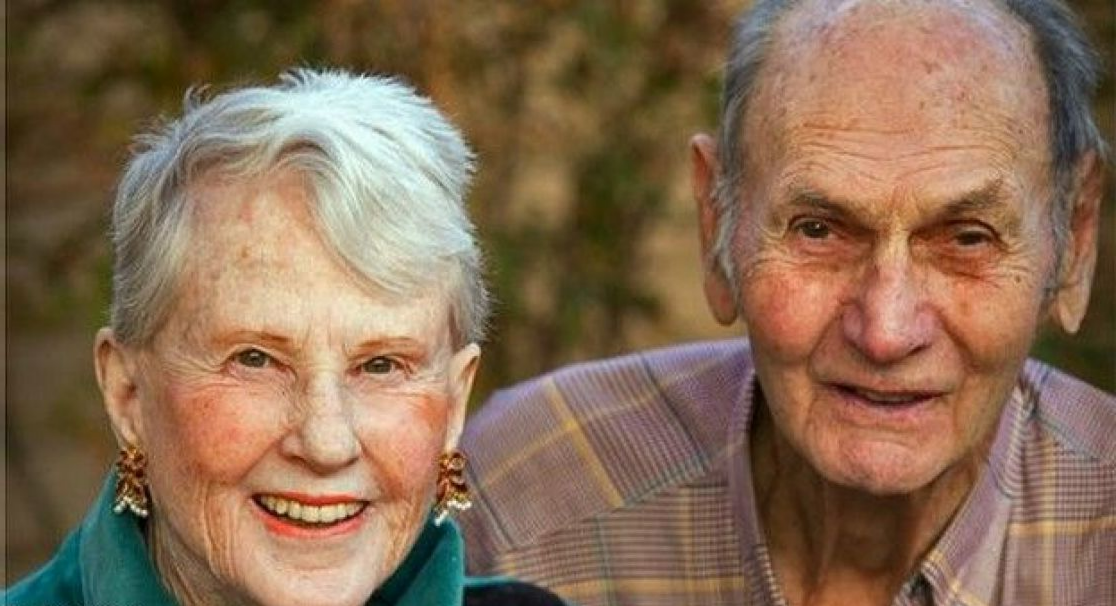 Це стареньке подружжя прожило разом 60 років, але за 2 дні до відходу дружини чоловік дізнався про неї приголомшливу правду.. (ВІДЕО)