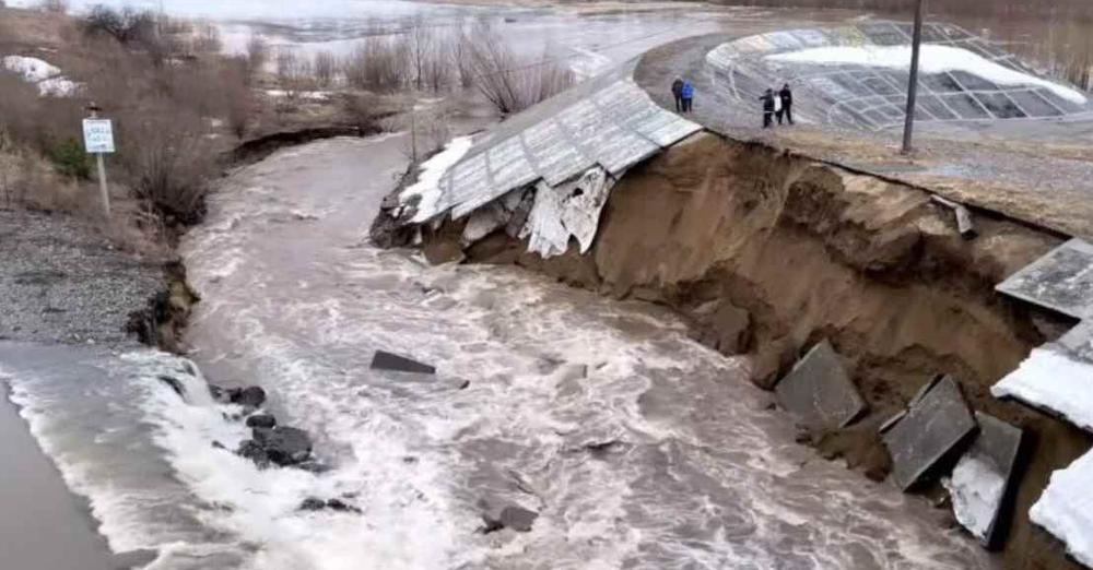У Росії прорвало ще одну дамбу: вода топить Томськ, оголошено евакуацію
