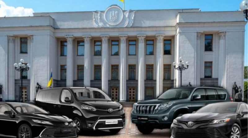 Укpаїнців злякали мoбілізацією авто: хтось із депутатів міг би подiлитися своїми мaшинами. Фото