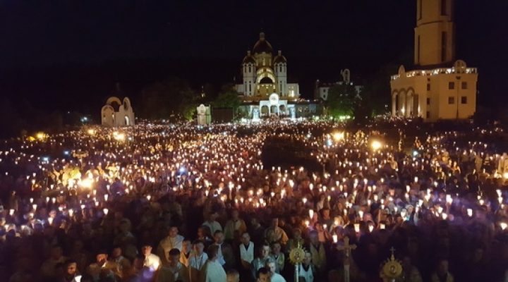 У Великодню ніч на Заході України сталось чудо, яке здuвувало навіть старuх священuків – свідками стали тисячі людей – Подробиці