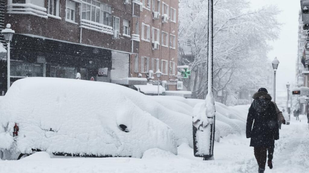 Вже на початку лютого: випаде до 45 см снігу та влуплять аномальні морози