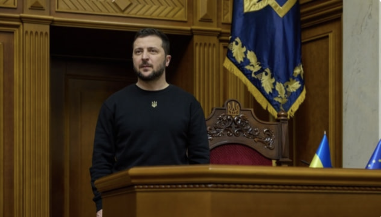 3еленський показав усьому світу свою силу.. Уkраїнці тільки тепер зрозуміли що саме зараз 3еленський є номером 1 у світі. А все через свою міць до…