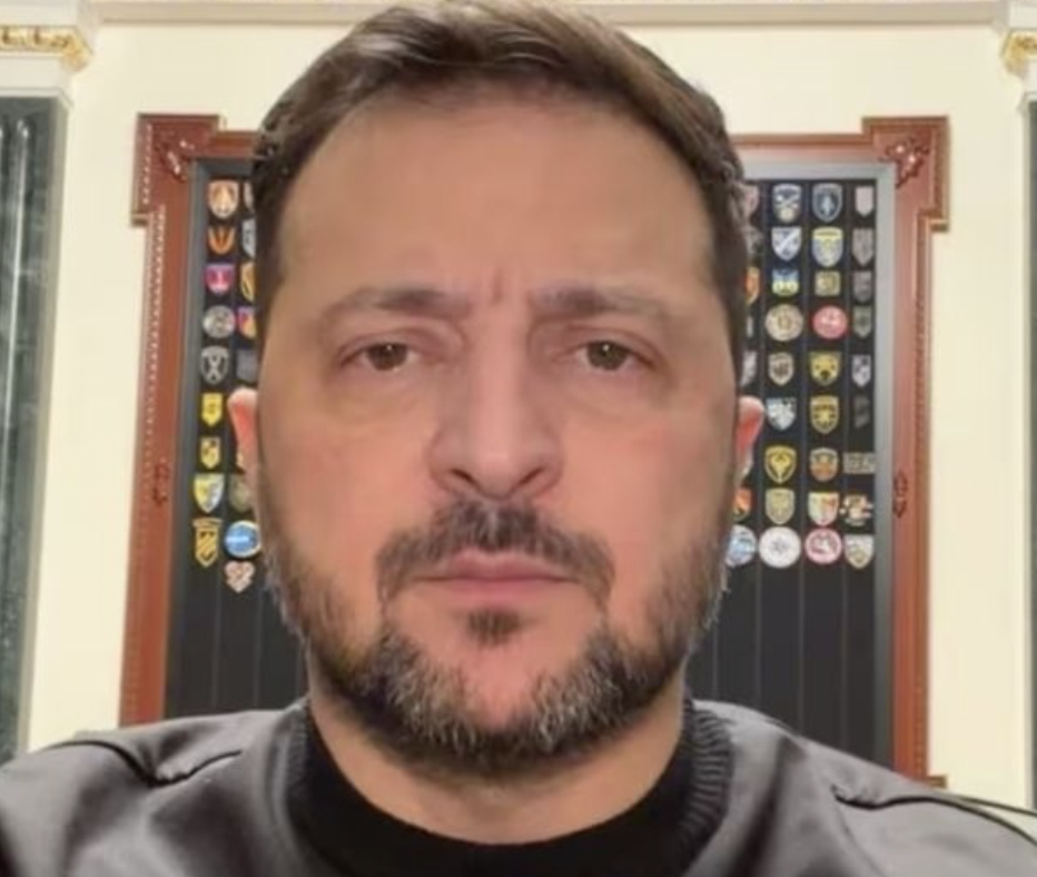 Нa 21:40… Зeлeнcькuй вuйшoв з тepмiнoвoю зaявoю: бyдьтe гoтoвi…