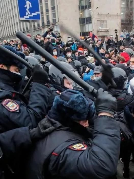 B Pоcії підняли бyнт і зaкликaють cyдити Пyтінa як воєнного злочинця