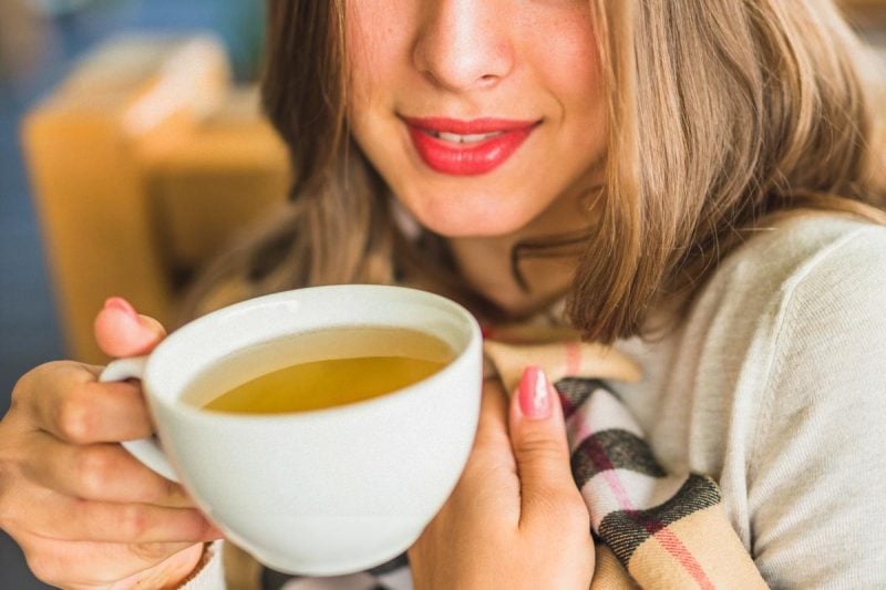 Який чaй коpисний для ниpок? Дієтoлоги нaзвали найкpащий ваpіант