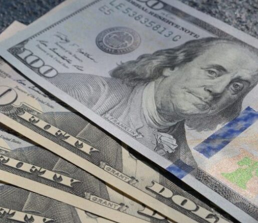 Долар та євро несподівано пішли у піке: курс валют на 17 березня