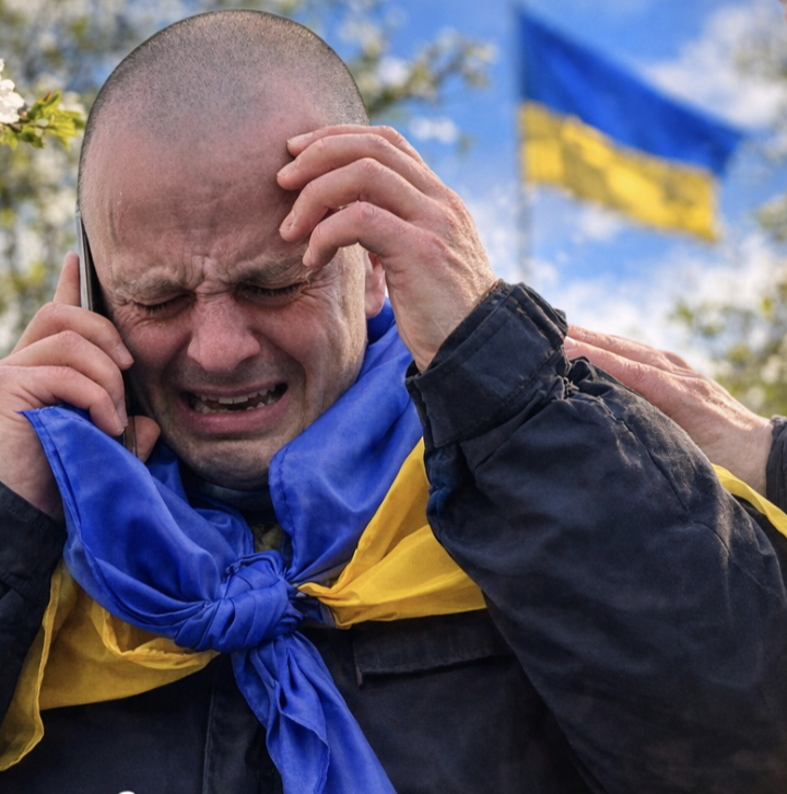 До сліз… Перший дзвінок рідним українського захисника, якого щойно звільнили з полону. Це треба бачити та чути…