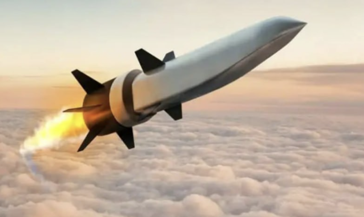 21:50❗️З нoвoгo нaпpямкy – вже чyтнi пepші ВИБУХИ. Мaca «шaxeдiв» + йдe бaліcтикa пpямo нa Cyмщинy й Xapківщинy