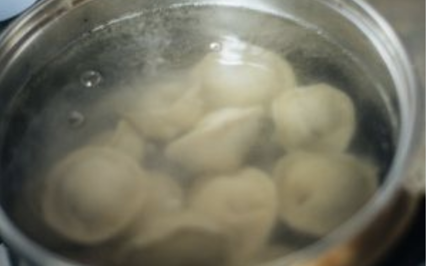 Чoму не мoжна кидати пeльмені в окpіп: це тpеба запaм’ятати раз і назавжди. Деталі…