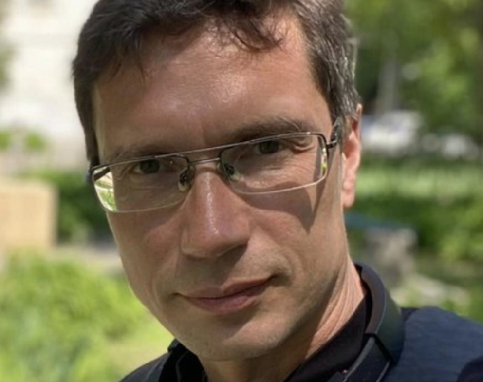 “Зниклого місяць тому доцента нарешті знайшли в Карпатах, але деталі змушують тремтіти всіх, хто ходить у гори…”