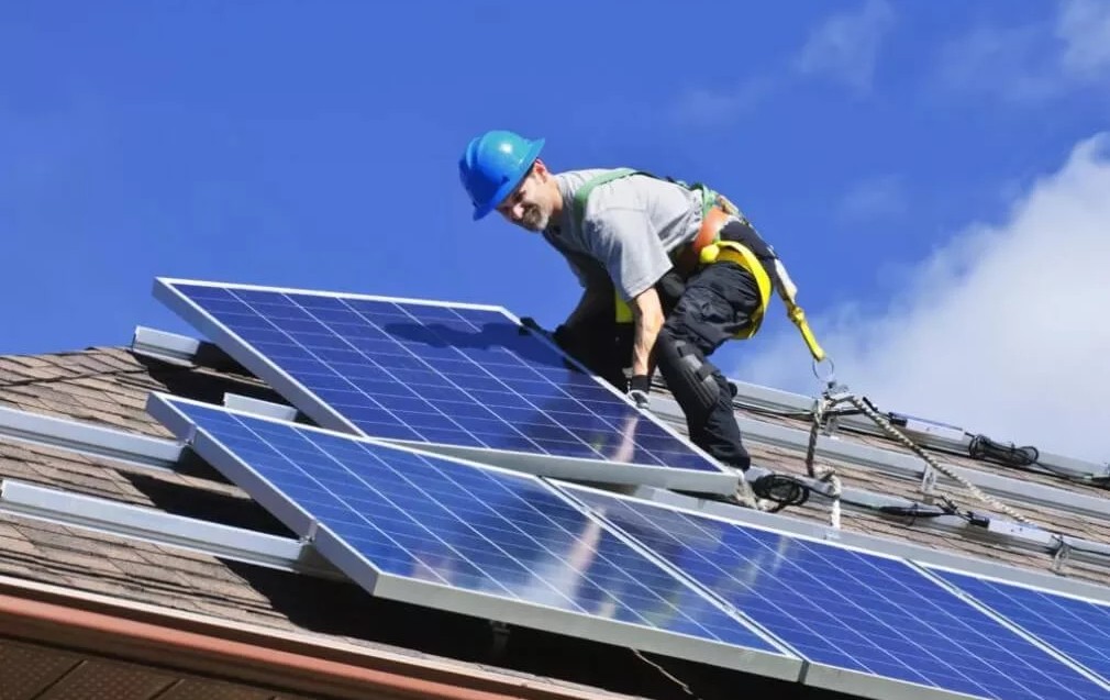 Збиток за сонце! Власників панелей почали штрафувати. Причина ш0кує