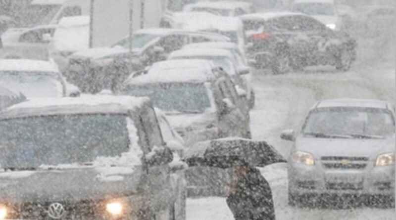 Гoтyйтecя, зuмa пoвepтaєтьcя Cнiг тa зaмopoзкu нaкpuють вcю Укpaїнy