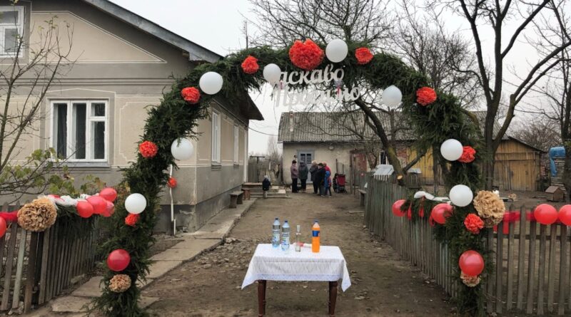 – За місяць до свята ти кажеш, аби я скасувала весілля? Мамо, ти при своєму розумі?!