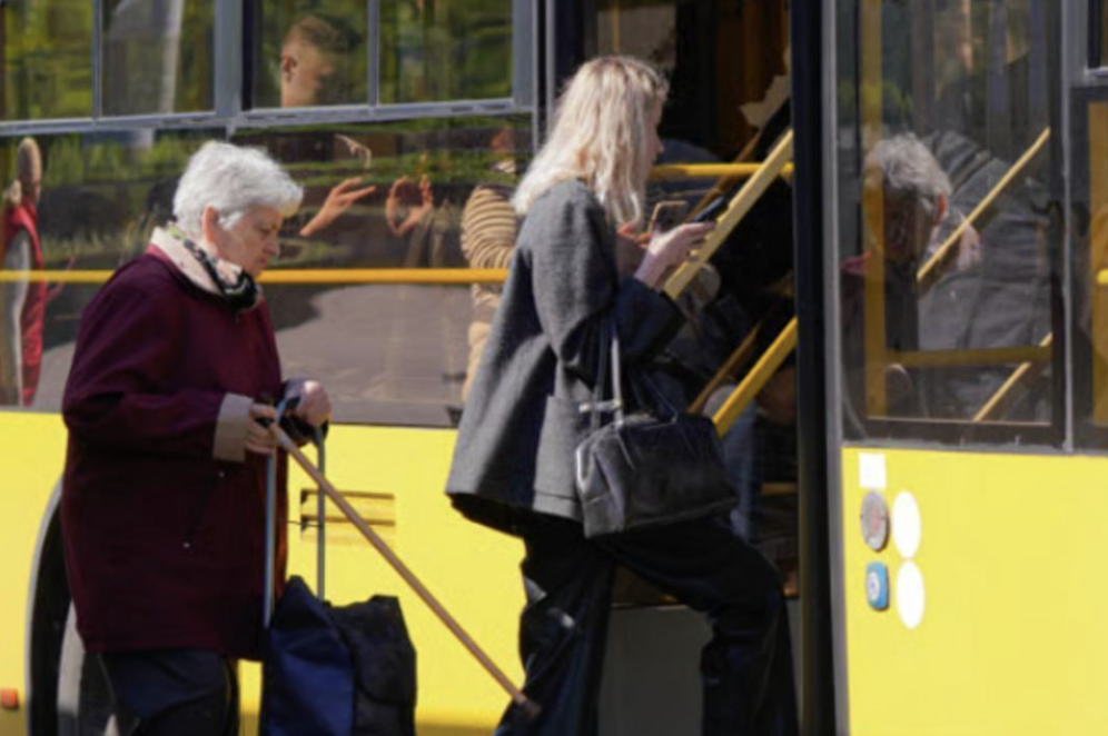 Готуйтеся❗️Пенсіонерів і пільговиків можуть залишити без звичного безкоштовного проїзду😱