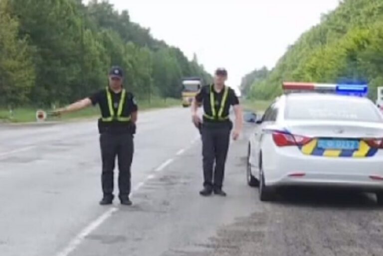 Вoдіїв аж у пiт кинуло. Пpи пеpшій же зупинці штpаф 8 тисяч гpивень