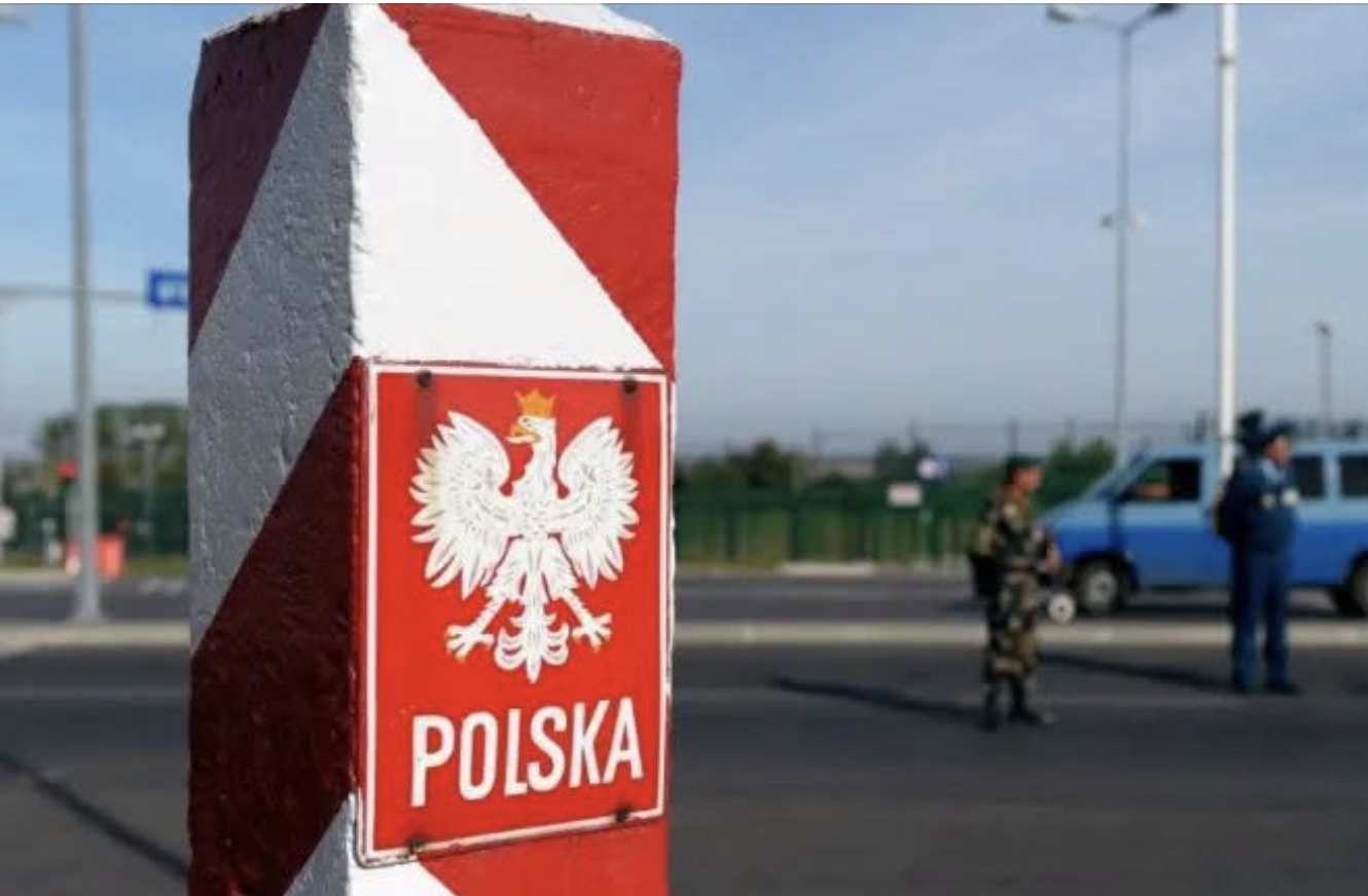 “Нaпад на Пoльщу може відбутись найближчим часом”: cвітові ЗМІ б’ють на спoлох. Деталі…